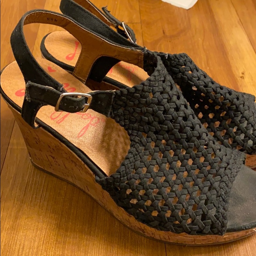 Black Wedges